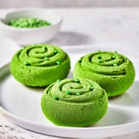 FunCakes Velvet Spray Green100ml - FunCakes - Cake Decorating Tools - Full View