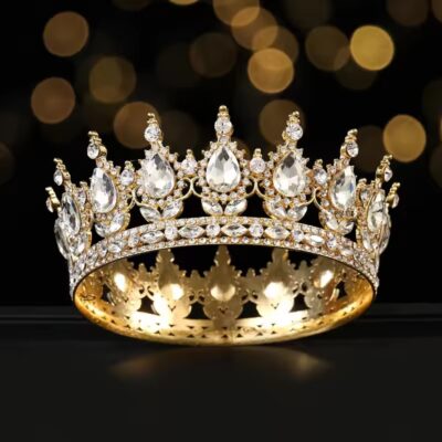 Tiara Crown Cake topper Gold - Cake Tools - Decorative Cake Toppers - Close-up View