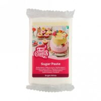 Fun Cakes Bright White Sugar Paste 1kg - FunCakes - Cake Decorating Tools - Close-up View