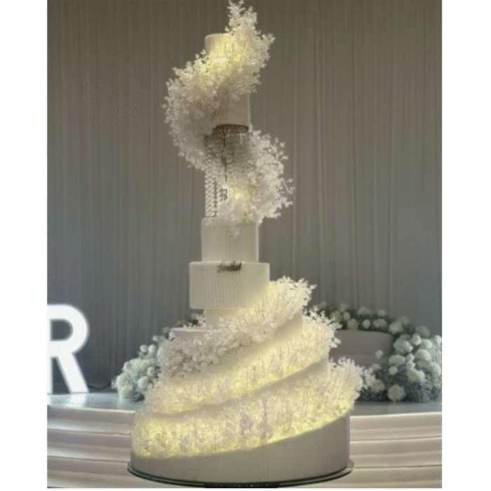 Acrylic Crystal Cake Stand 25×40 cm