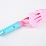 Push Type Cake Spatula