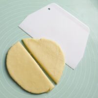 Plastic Cake Cream Scraper, Dough Cutter 25 cm